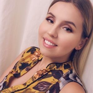 Meet your Posher, Roxana